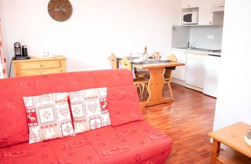 Vignec Apartment | Wifi, 1st floor, swimming pool, balcony, tv, 34m², Saint Lary Soulan