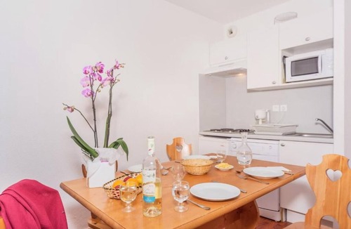 Vignec Apartment | Wifi, 1st floor, swimming pool, terrace, balcony, tv, 34m², Saint Lary Soulan