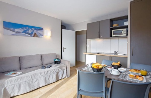 Pra Loup Apartment | Wifi, 250m from resort center, balcony, parking, tv, ski locker, 35m², Pra Loup