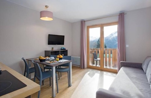 Pra Loup Apartment | Wifi, 250m from resort center, balcony, parking, tv, ski locker, 35m², Pra Loup
