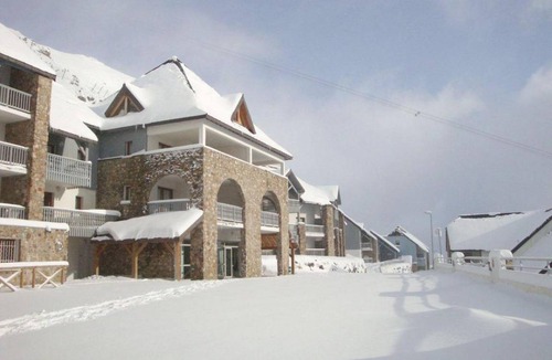 La Mongie Apartment | Wifi, 300m from ski slopes, fitness, swimming pool, terrace, tv, ski locker, 44m², Barèges/La Mongie
