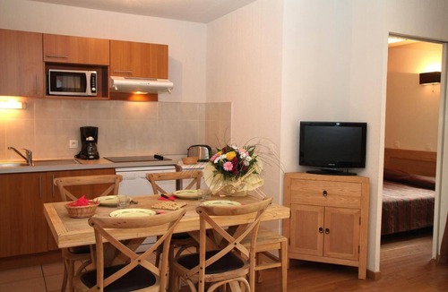 Luz-Saint-Sauveur Apartment | Wifi, view mountain, swimming pool, sauna, hammam, terrace, balcony, parking, tv, ski locker, 38m²