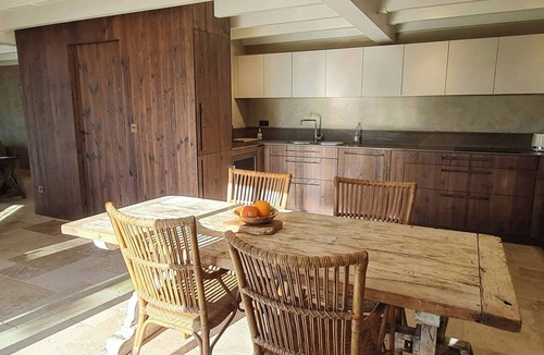 Maumusson-Laguian Apartment | Wine estate loft among vineyards in Gers