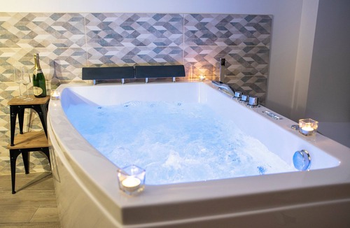Chablis Apartment | 🍇 Winegrower's getaway in Chablis | Premium Suite with Sauna & Spa