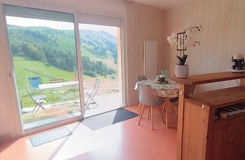 Camurac Apartment | With an exceptional view from the top of the mountains, it's a complete change of scenery!