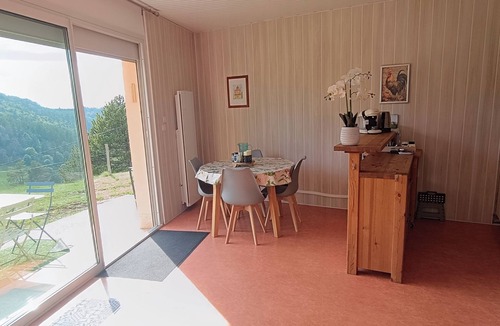 Camurac Apartment | With an exceptional view from the top of the mountains, it's a complete change of scenery!