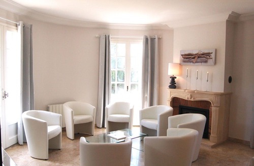 Saint-Jouan-des-Guerets House | Wonderful private villa for 12 guests with WIFI, pool, TV and terrace