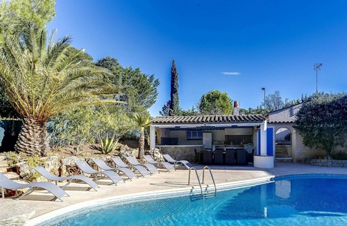 La Bouverie Villa | Wonderful private villa for 8 guests with A/C, private pool, WIFI, TV, terrace and parking