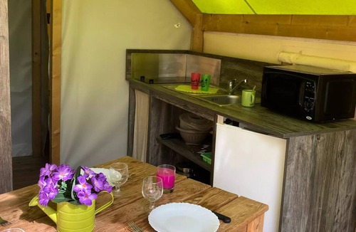Prayssac House | Wood-Frame Canvas Lodge Tent for 5 People