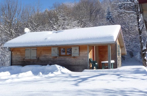 Bonlieu Ski Chalet | Your cabin, 1,500 meters from the Cascades-D waterfalls