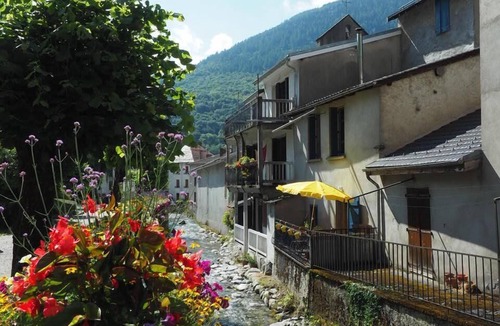 Auzat House | Your cozy nest in the mountains! Charming mountain home stay!