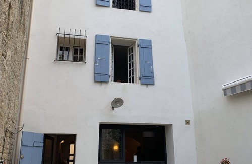 Remoulins House | Your secret garden at Point du Gard