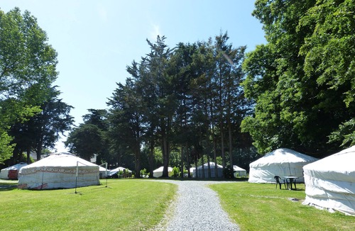 Saint-Benoit-des-Ondes Ski Chalet | yurts near saint malo, sea, Mont Saint Michel and emerald coast