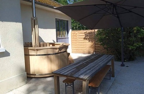 Bar-sur-Aube House | ZEcamping 2 étoiles piscine couverte animaux acceptés locatif TV BBQ