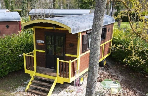 Bar-sur-Aube House | ZEcamping 2 étoiles piscine couverte dog friendly sauna locatif 18m2 5 pers