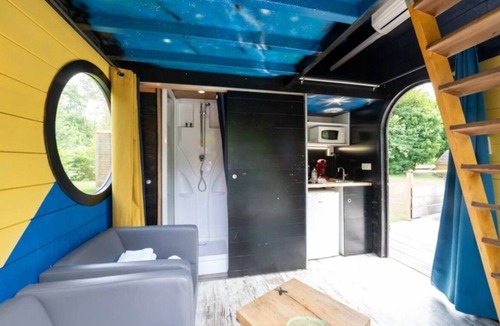 Bar-sur-Aube Cabin | ZEcamping 2 étoiles piscine couverte locatif clim 9m2