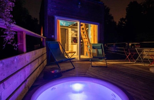 Bar-sur-Aube Cabin | ZEcamping 2 étoiles piscine couverte locatif clim 9m2