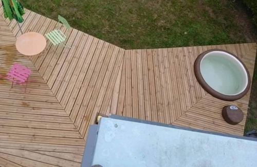 Bar-sur-Aube Cabin | ZEcamping 2 étoiles piscine couverte locatif clim 9m2