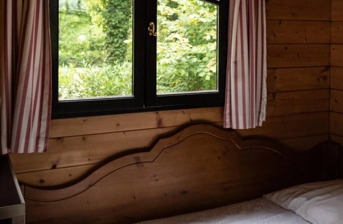 Bar-sur-Aube House | ZEcamping 2 étoiles piscine couverte pet friendly roulotte TV 5 pers