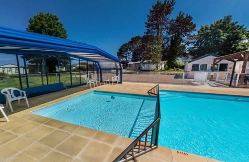 Plestin-les-Greves House | ZEcamping 2 étoiles 1km plage piscine couverte hammam locatif TV LV