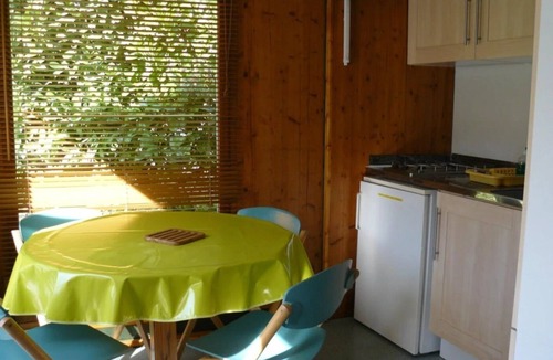 Louvie Juzon Cabin | ZEcamping 3 étoiles piscine chauffée dog friendly hammam locatif BBQ