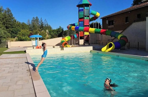 Reilhaguet Ski Chalet | ZEcamping 3 étoiles pataugeoire piscine chalet 23m2 5 pers