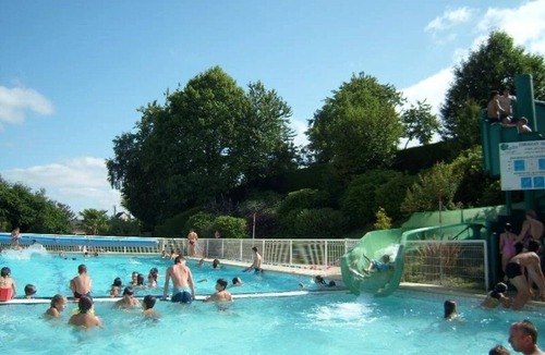 Merdrignac Ski Chalet | ZEcamping 3 étoiles familial piscine chauffée locatif TV LV 60m2