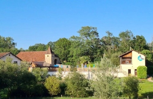 Reyrevignes Ski Chalet | ZEcamping 3 étoiles piscine chauffée animations locatif TV 34m2 5 pers