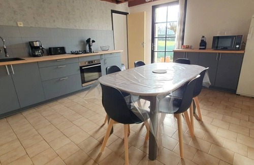 Le Change House | ZEcamping 3 étoiles piscine chauffée pet friendly locatif TV LV BBQ