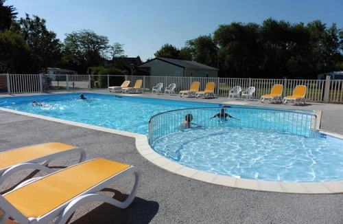 Guerande House | ZEcamping 3 étoiles pataugeoire piscine pet friendly mobil-home TV LV 25m2