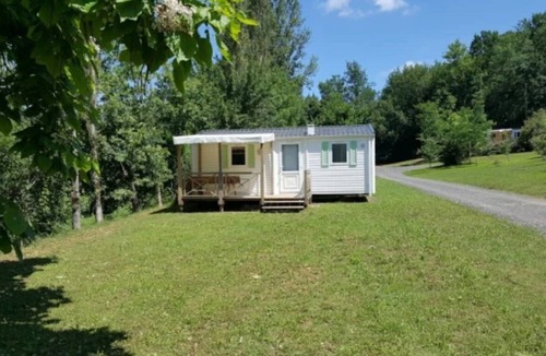 Soturac House | ZEcamping 3 étoiles parc aquatique toboggans pet friendly locatif TV 32m2