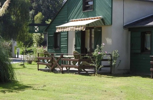 Lestelle-Betharram Ski Chalet | ZEcamping 3 étoiles piscine animaux acceptés