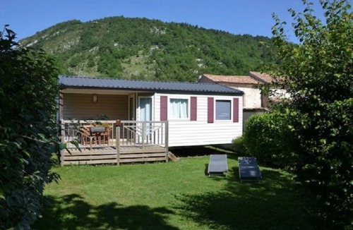 Roquefeuil House | ZEcamping 3* animaux acceptés équitation pataugeoire
