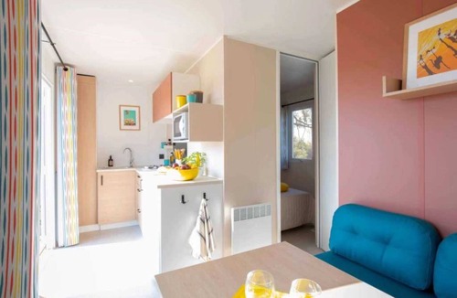 Seix House | ZEcamping 3* espace aquatique chiens acceptés sauna mobil-home TV 18m2