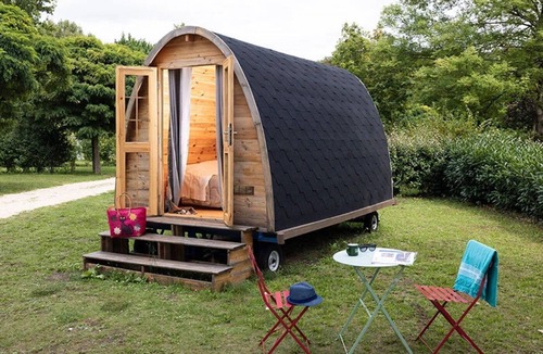 Bagneaux-sur-Loing Cabin | ZEcamping 3 étoiles animaux acceptés cabane 10m2 2 pers