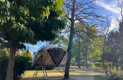 Bagneaux-sur-Loing Cabin | ZEcamping 3 étoiles animaux acceptés cabane 10m2 2 pers
