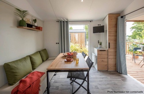 Louvie Juzon House | ZEcamping 3* piscine chauffée chiens acceptés locatif TV LV BBQ 25m2