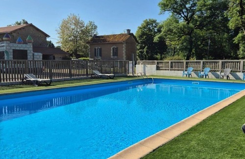 Le Change House | ZEcamping 3* piscine chauffée chiens acceptés locatif BBQ 23m2 4 pers