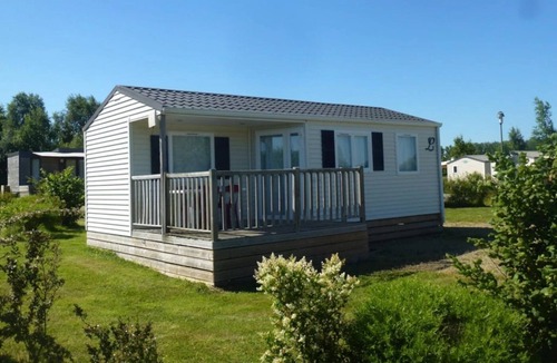 Loudeac House | ZEcamping 3* toboggans animaux acceptés cottage TV BBQ 30m2 4 pers
