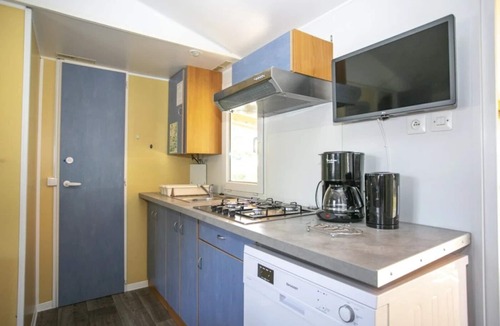 Foix House | ZEcamping 4 étoiles pataugeoire dog friendly sauna cottage TV LV 27m2