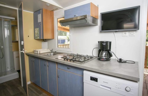 Foix House | ZEcamping 4 étoiles pataugeoire dog friendly sauna cottage TV LV 27m2