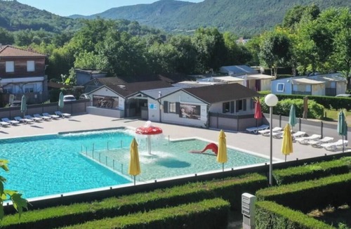 Foix House | ZEcamping 4 étoiles pataugeoire locatif 16m2 4 pers