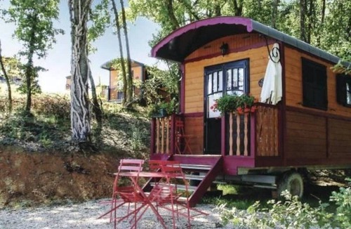 Estipouy House | ZEcamping 4* familial piscine chauffée roulotte BBQ