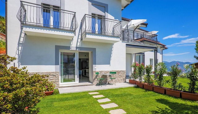 1-room studio apartment with garden and terrace