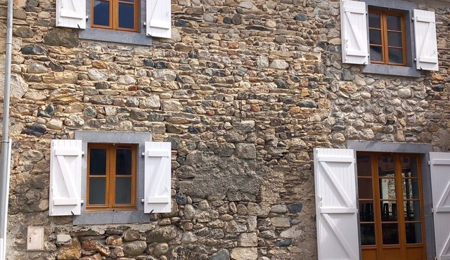10-Person Chalet in the Pyrenees, 5MN from Laruns, Near 3 Ski Resorts, Covered Terrace, Garden