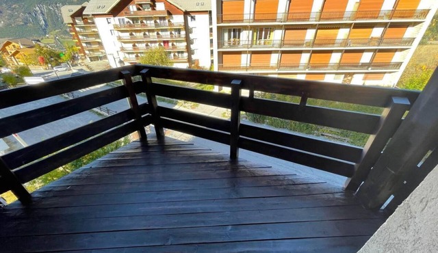 100m from resort center, 2nd floor, balcony, tv, 20m², Sauze - Super Sauze