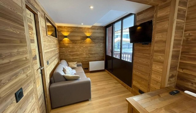 100m from resort center, 2nd floor, balcony, tv, ski locker, 32m², Tignes