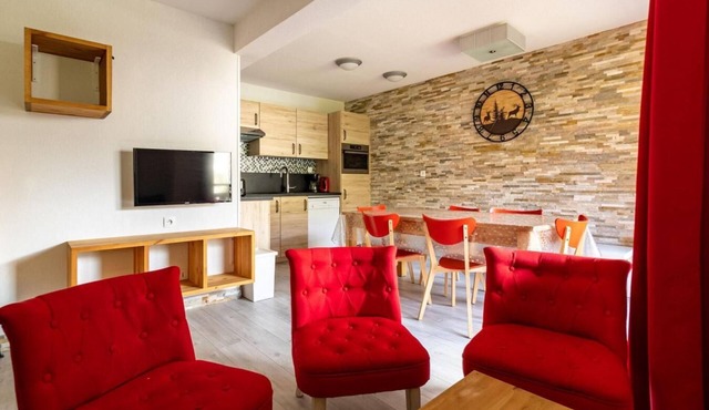 150m from resort center, 5th floor, swimming pool, sauna, balcony, ski locker, 73m², Les Orres