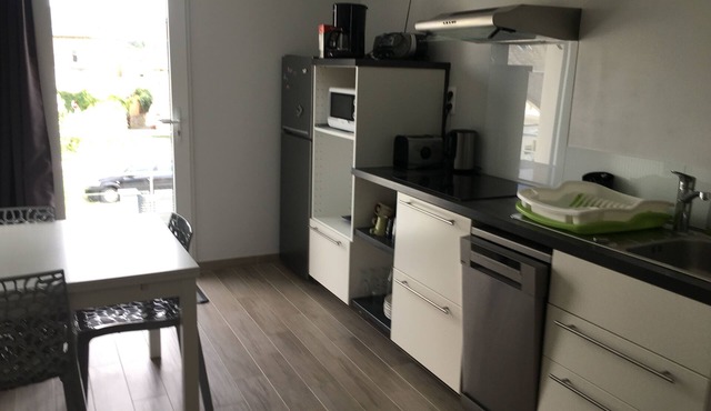 1st floor apartment 5 min from town center and 15 min from beaches.