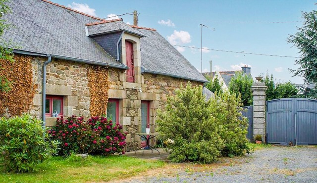 2 bedroom cozy home in Pommerit-le-Vicomte